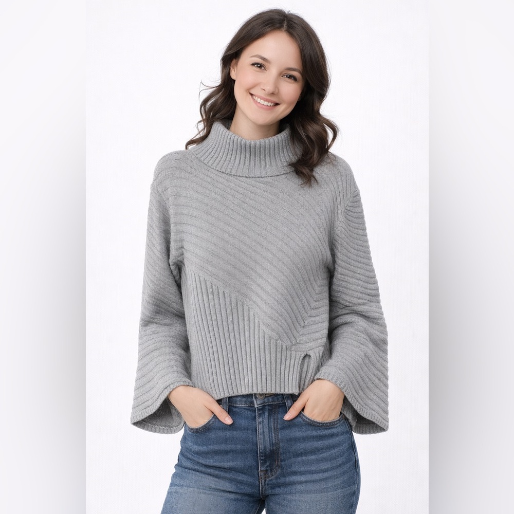 White Closet Textured Knit Sweater | Wide Sleeves | Size 10